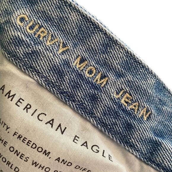 AMERICAN EAGLE Women's Size 6 CURVY MOM Jean Distressed Jeans Grungy High Rise - Picture 8 of 14